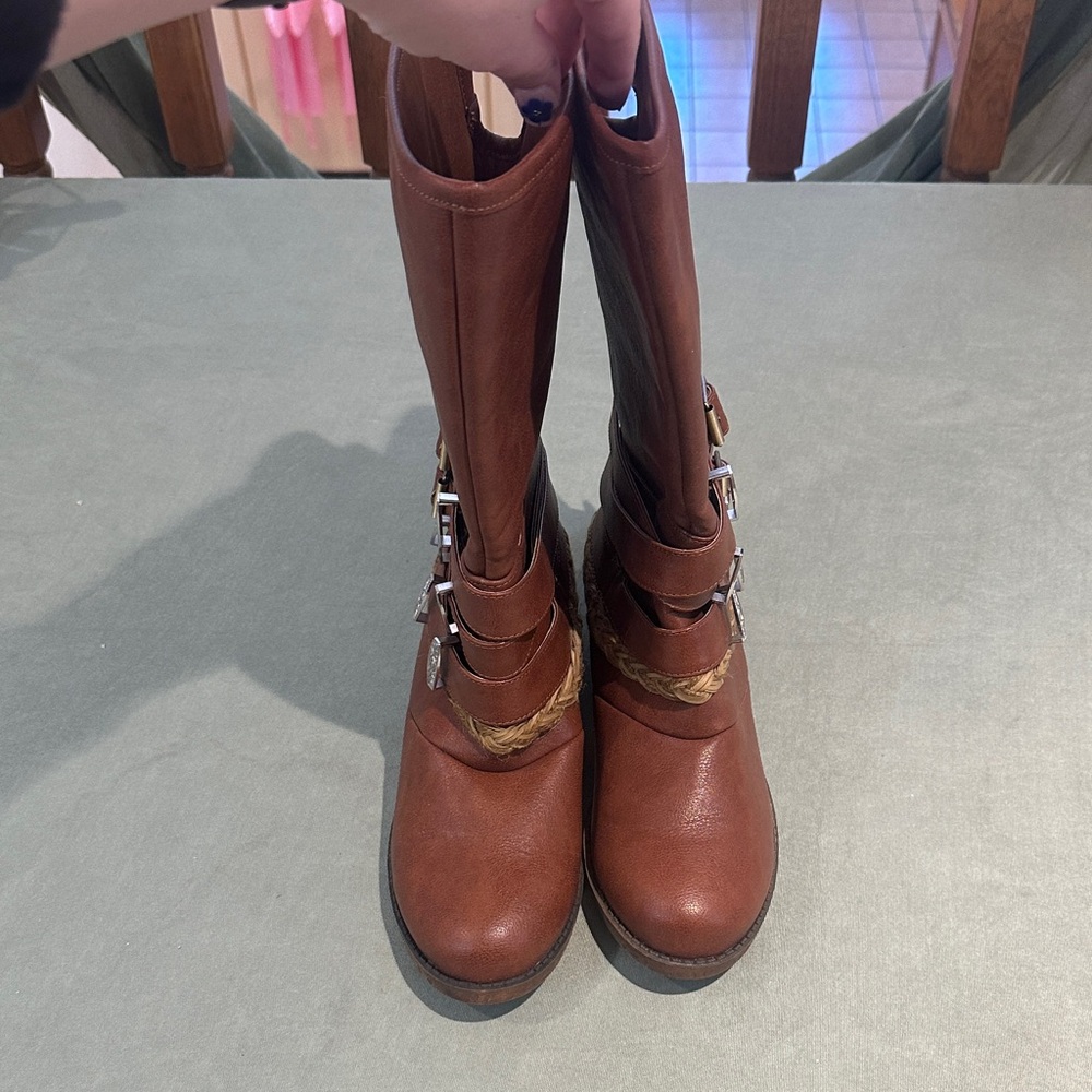 Monroe & Main Western Style Boots Size 7W